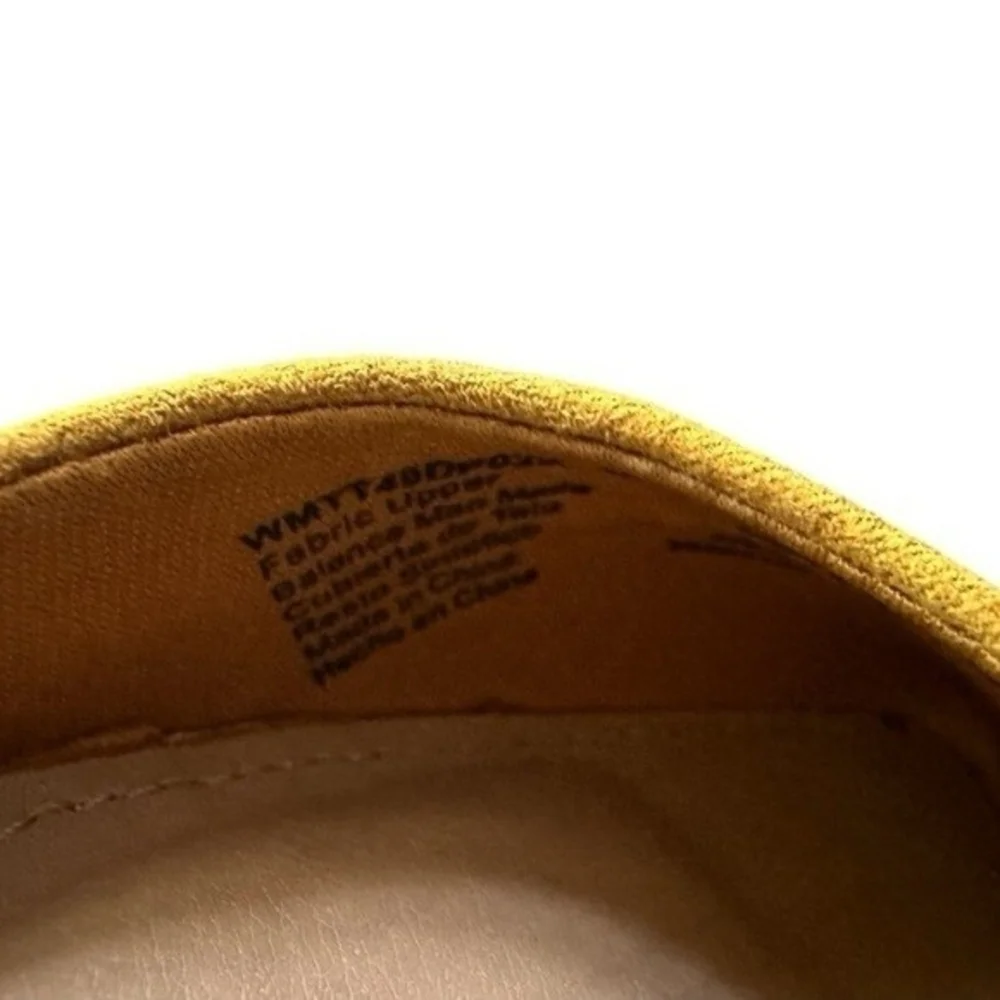 Time And Tru Yellow Gold Velvet Point Toe Ballet Flats Slip On Shoes 8.5 NWOT